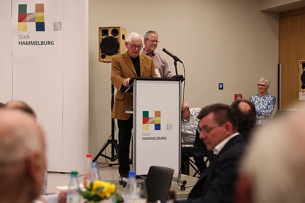 Benennung der Stillen Helfer durch Reime von Winfried Laske und Martin Stapper.